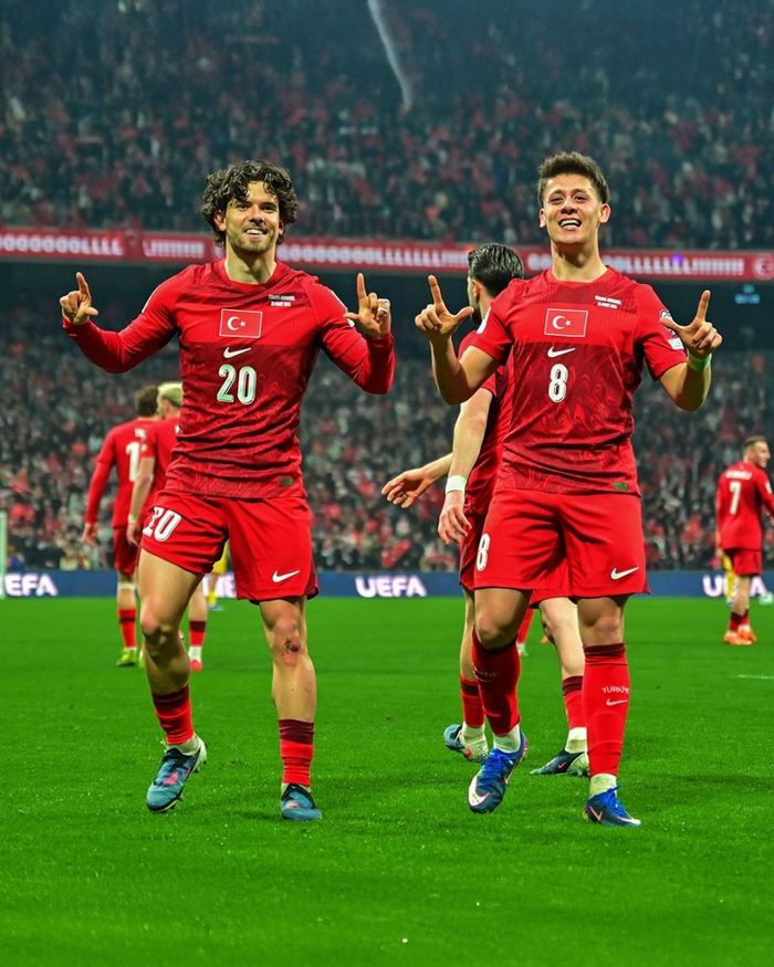 居莱尔关键助攻助力土耳其冲击世界杯附加赛决