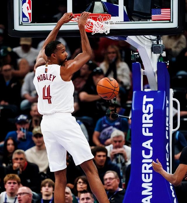 哈登14助攻+米切尔34分 骑士力克爵士迎五连胜