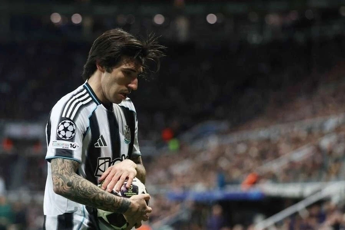 法国友谊赛力克哥伦比亚 热刺帅位更迭引热议