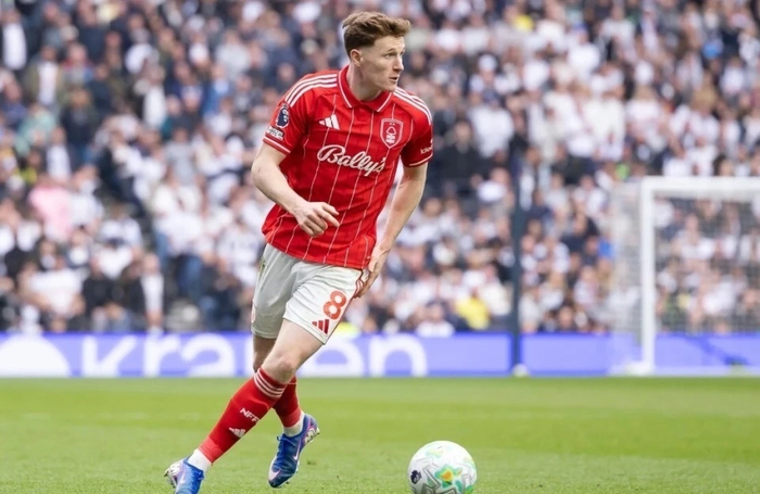 法国友谊赛力克哥伦比亚 热刺帅位更迭引热议