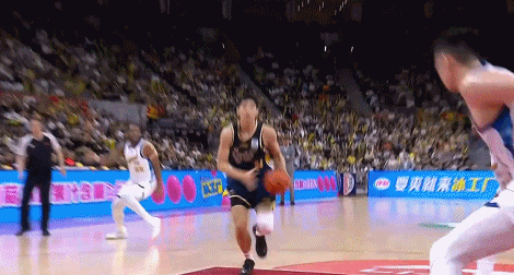 广东男篮力克广厦年轻球员成长引关注